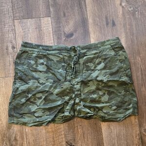 Old Navy Green Camouflage Cargo Shorts